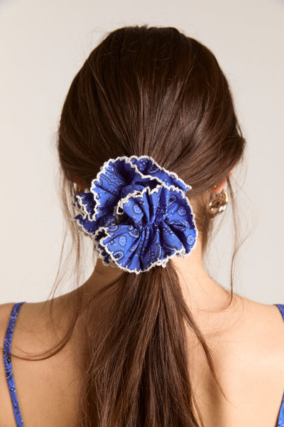 garter scrunchie - blue paisley