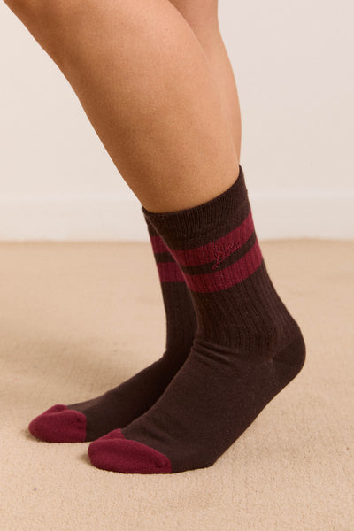 sporty calf length socks -choc and burg stripe