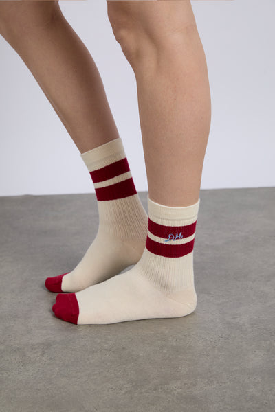 sporty calf length socks in cream and red