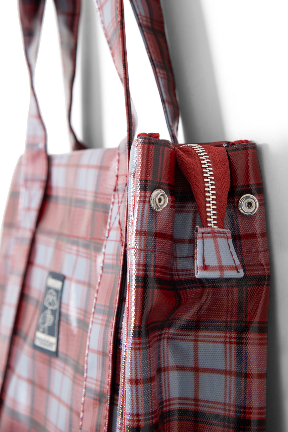 Coated market bag in blue fog multi check