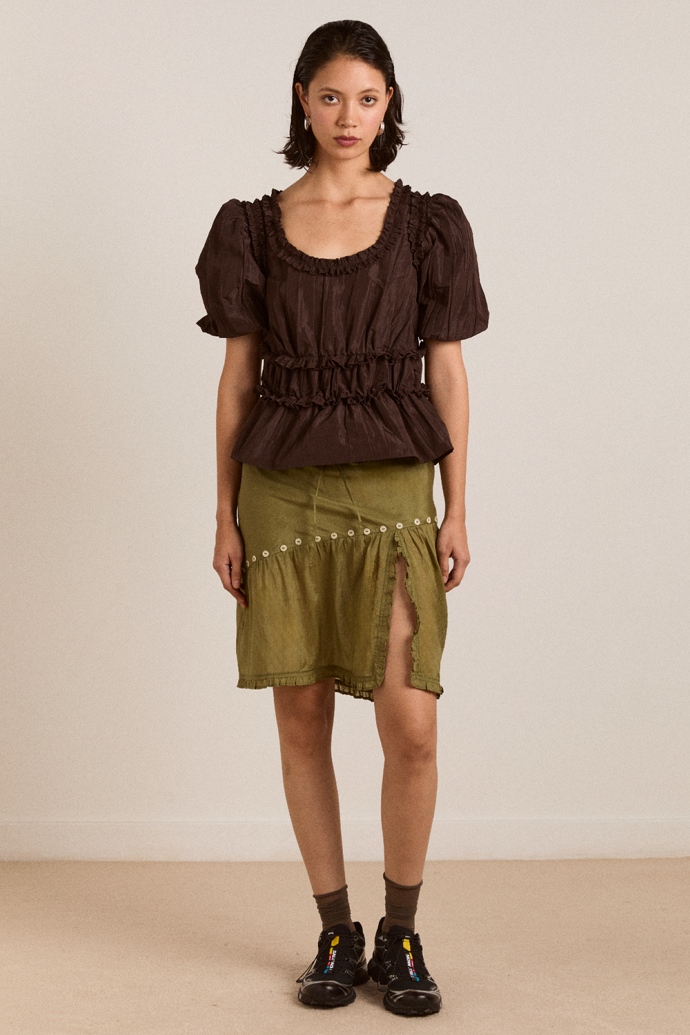 everly ruffle blouse - choc taffeta