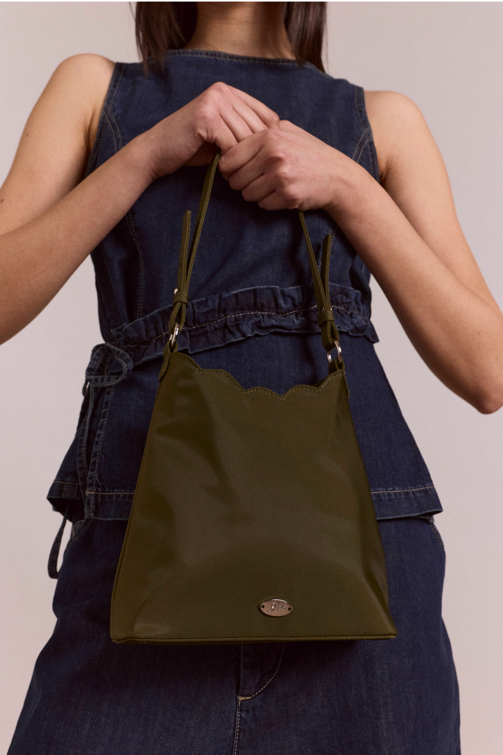 lorelai bag in heavy satin - olive