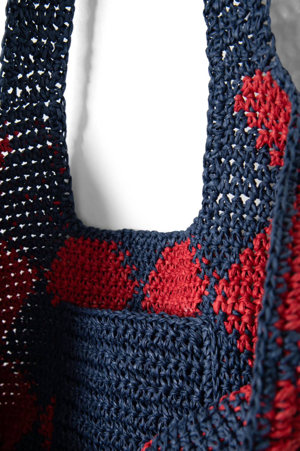 harlequinn raffia tote bag - navy & red