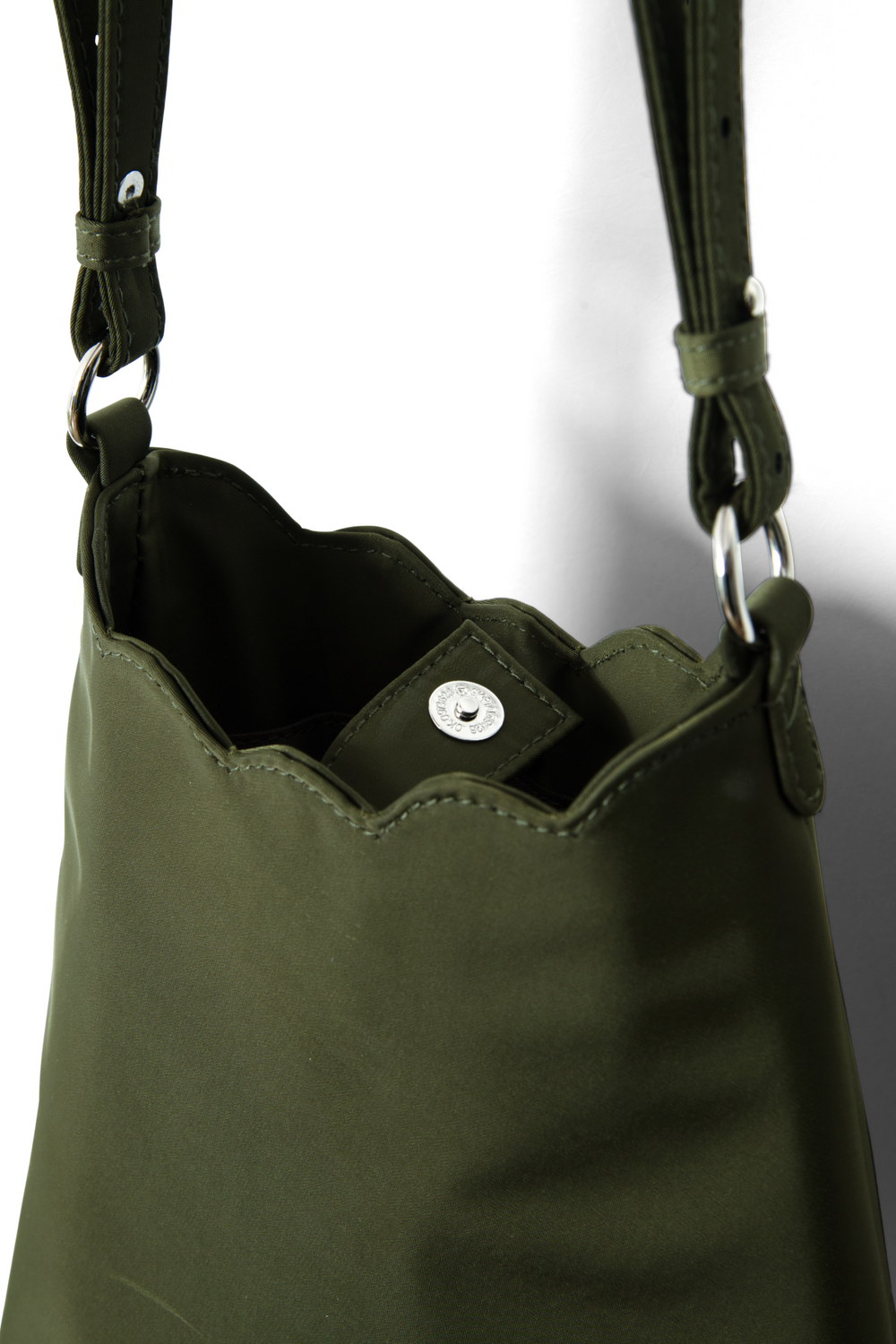 lorelai bag in heavy satin - olive
