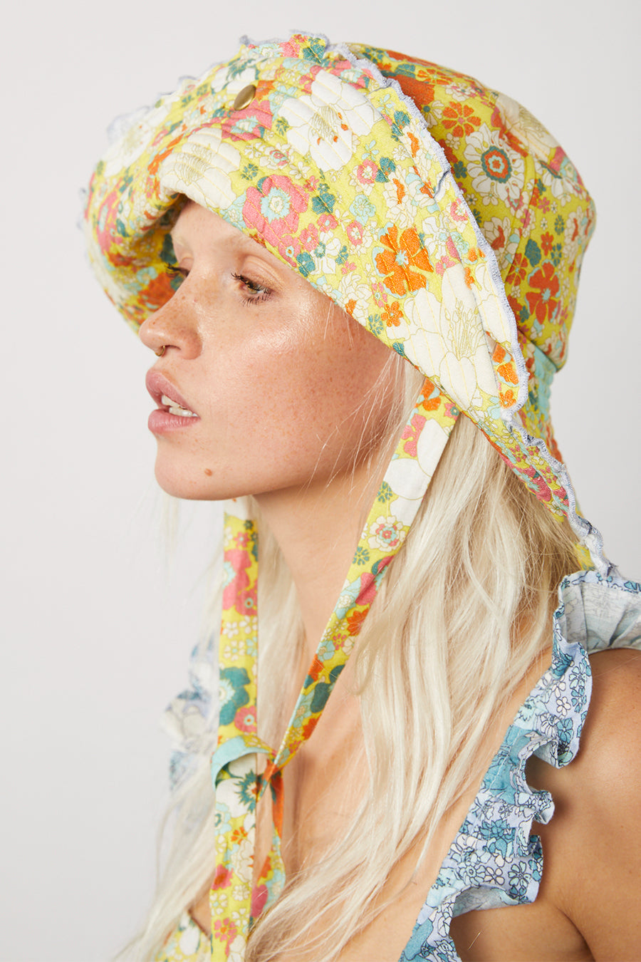 sunhat with ties & frill in floral print