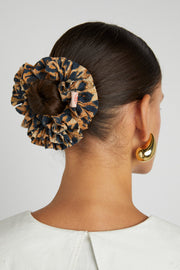 shirred garter scrunchie in leopard