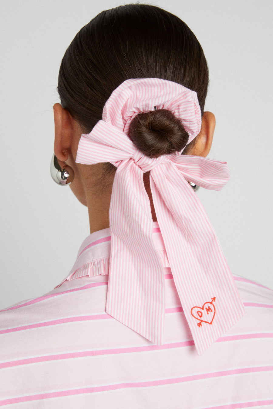 pink stripe bow scrunchie