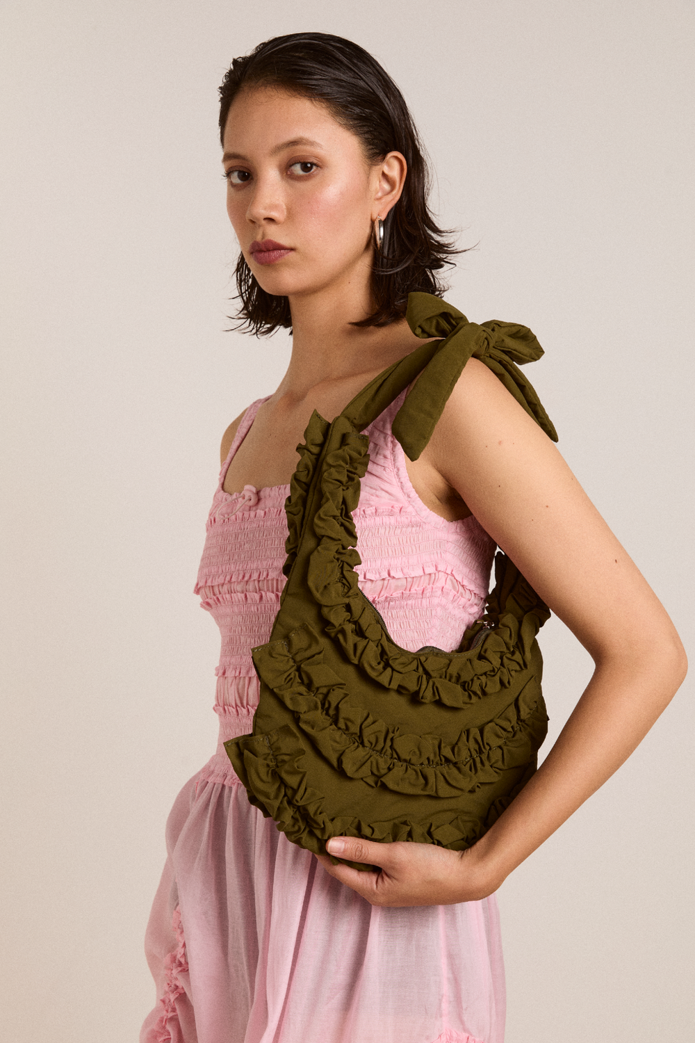 quinn ruffle bag - olive