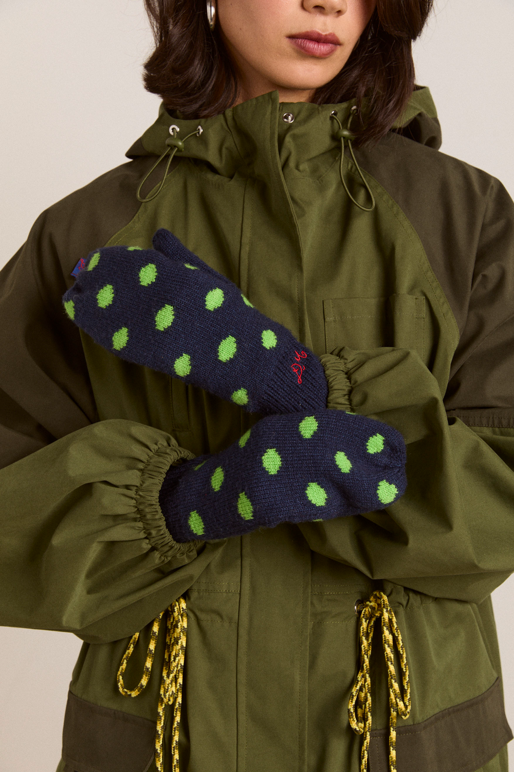 string mittens -navy & lime spot