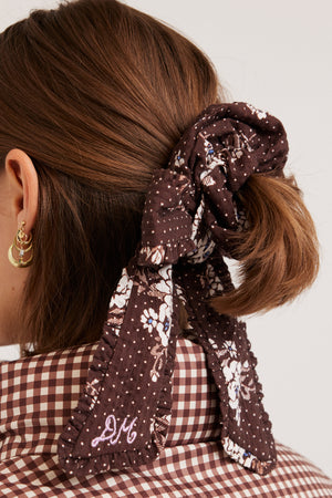 SCRUNCHIE WITH BOW IN BROWN FLORAL