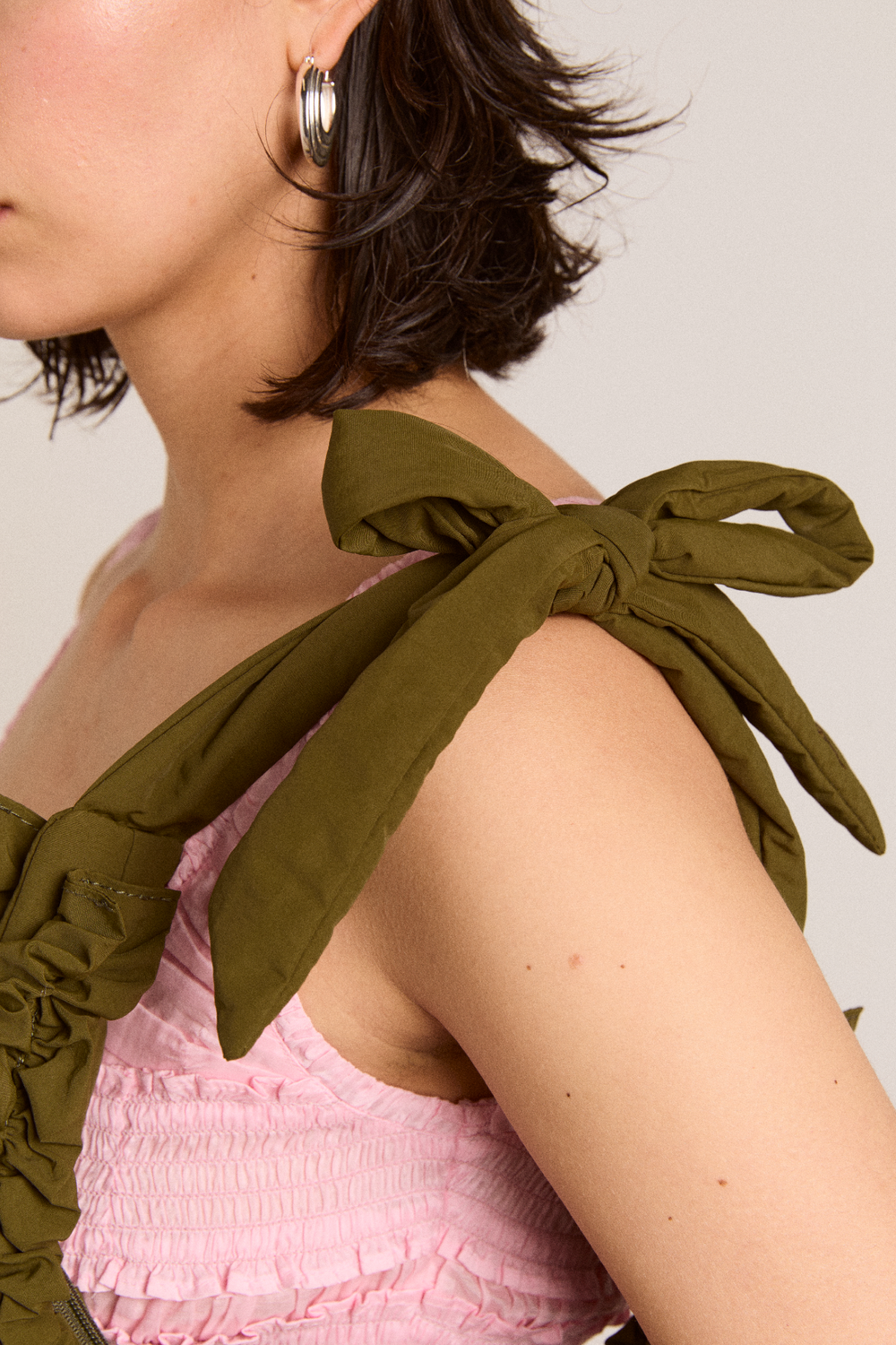 quinn ruffle bag - olive