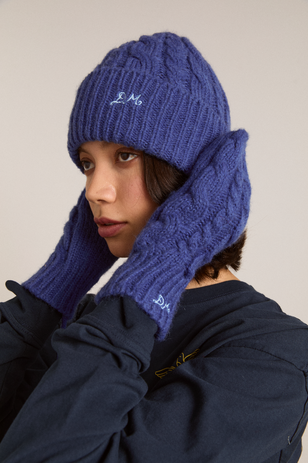 cable knit beanie - cobalt