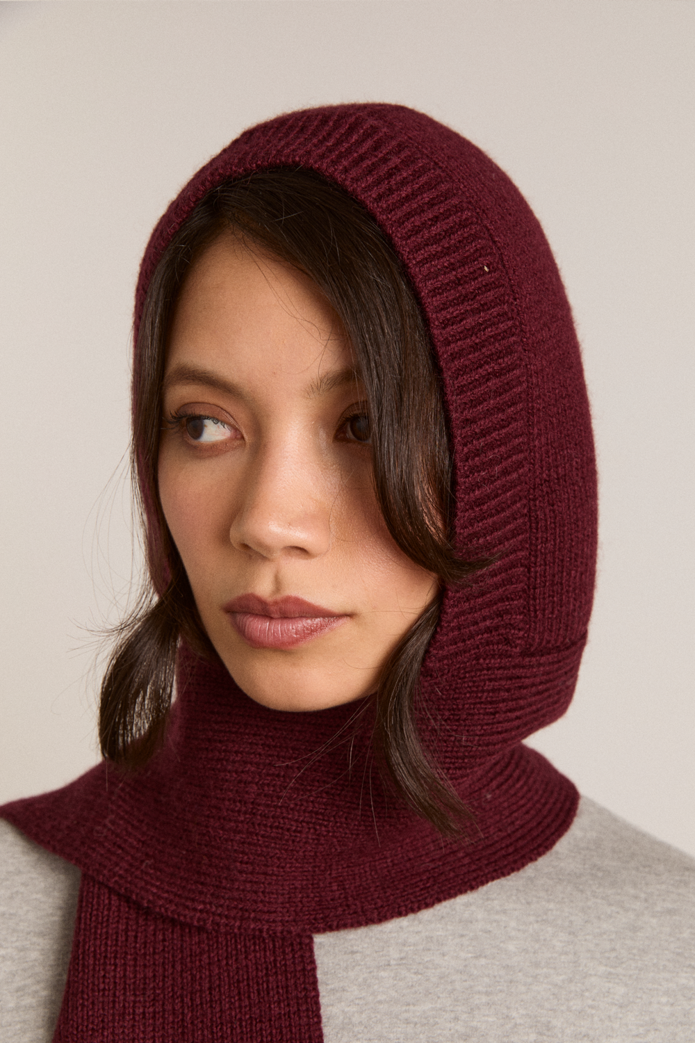 tassel hooded scarf in burg