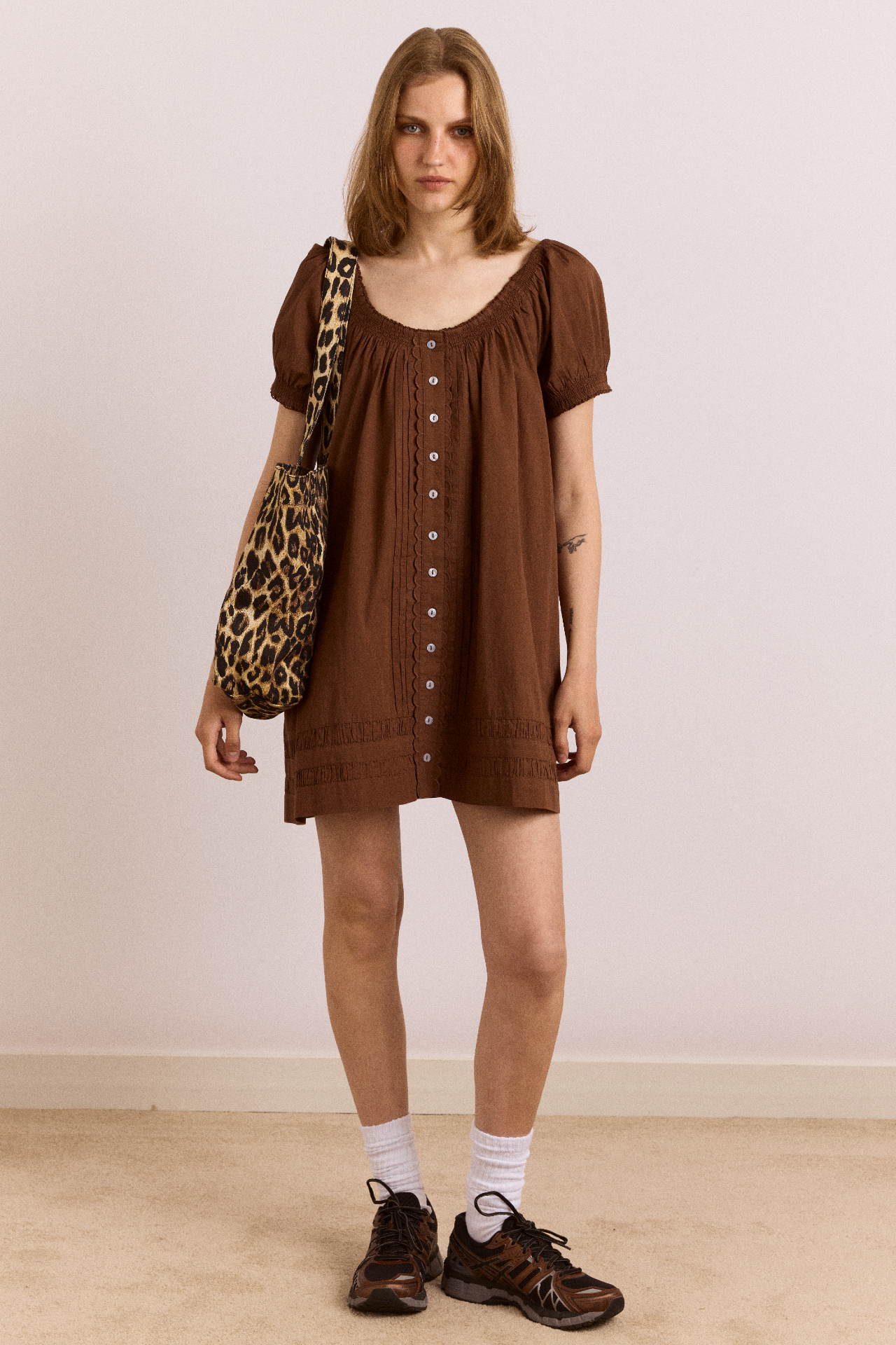 andmary ミトンミニドレス ブラウン Noemie Mini Dress - Choc – Damson Madder