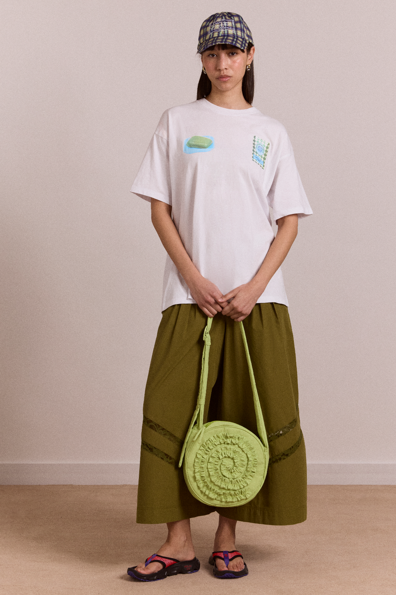 savon graphic tee - white – Damson Madder