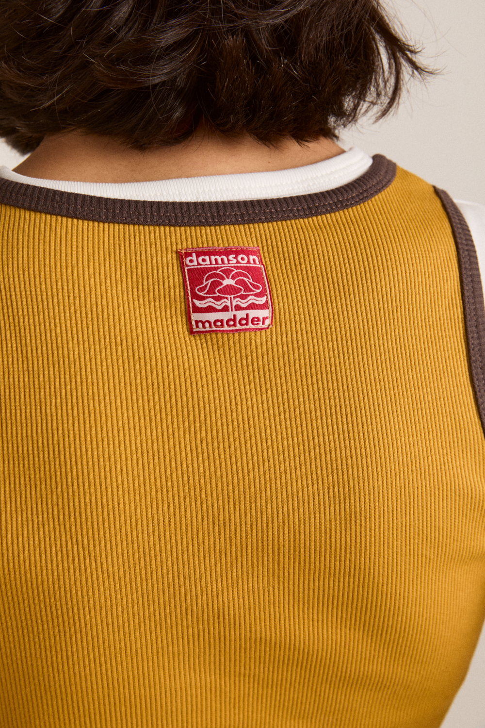 manon layered ss tee yellow/coffee bean