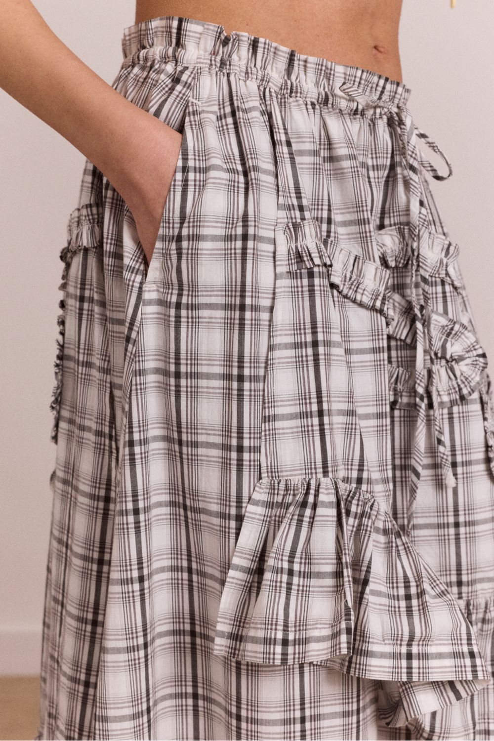 catie ruffle midi skirt - greyscale check