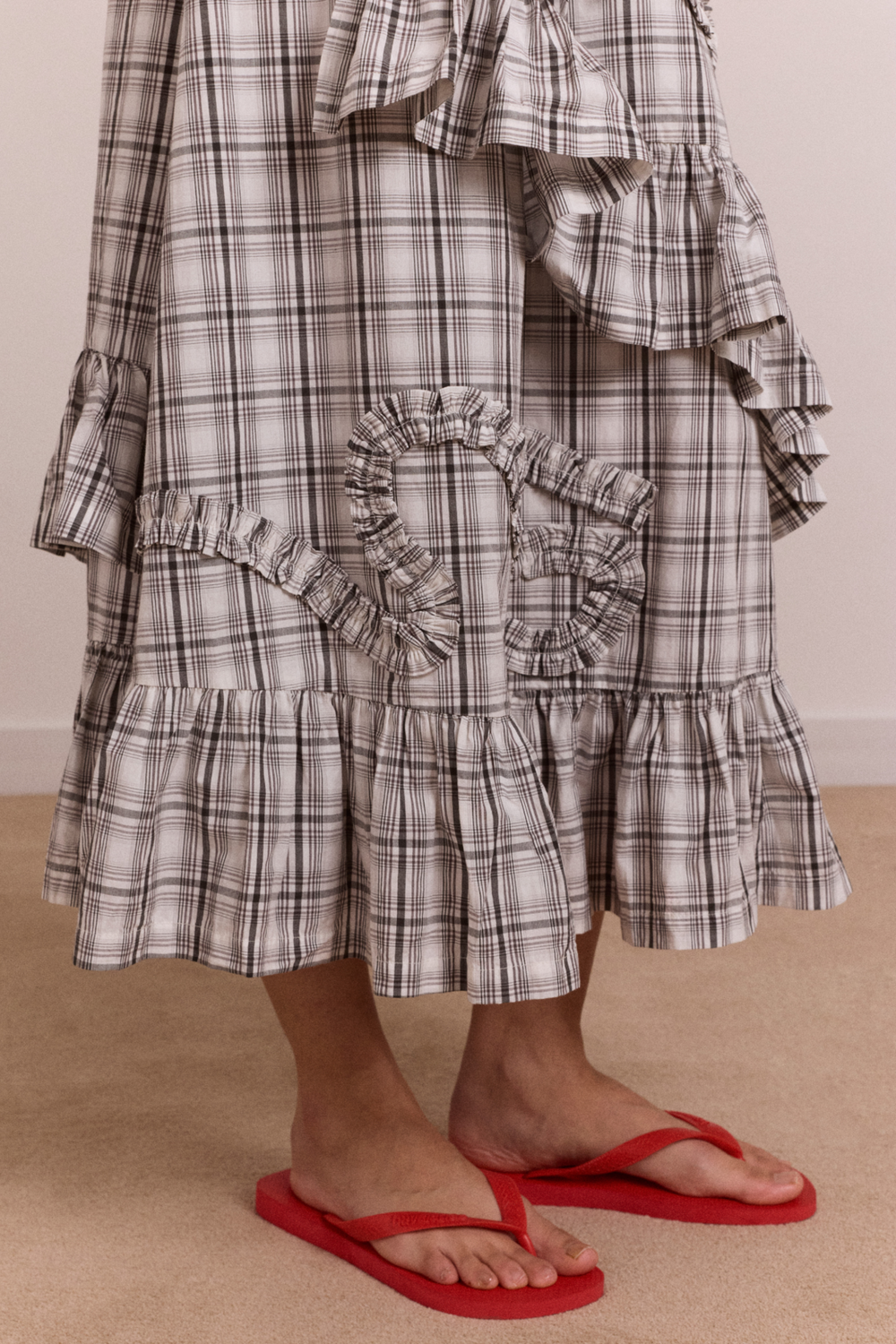 catie ruffle midi skirt - greyscale check