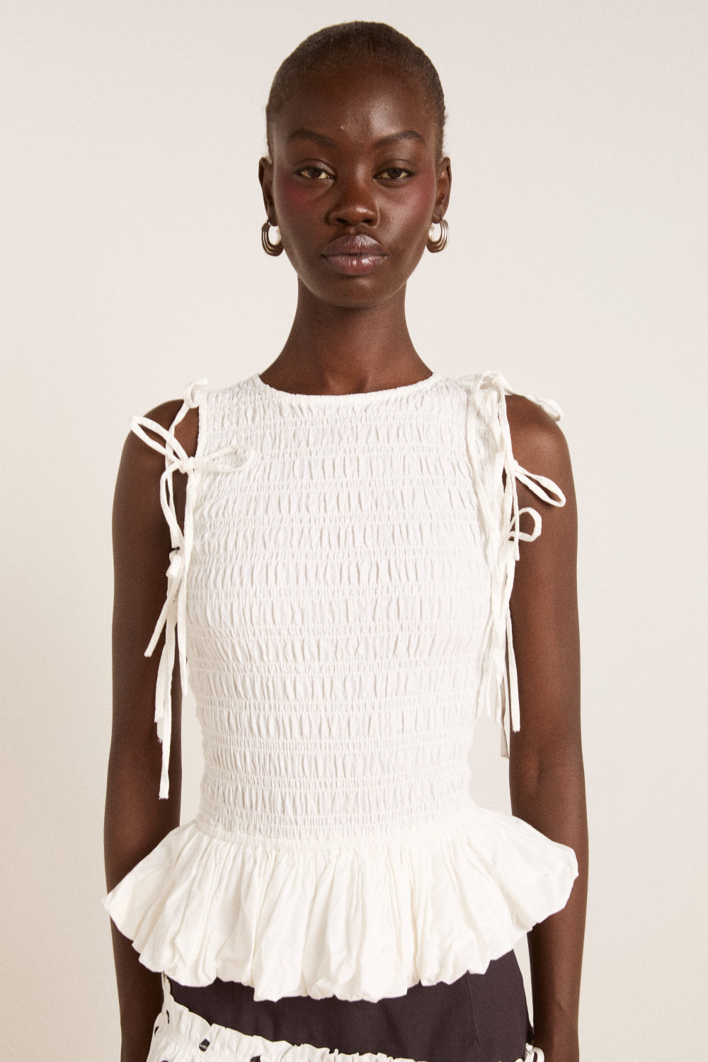 deres 16th neck drape blouse新品 ホワイト 完売 deres 16th bottle neck drape blouse - メルカリ