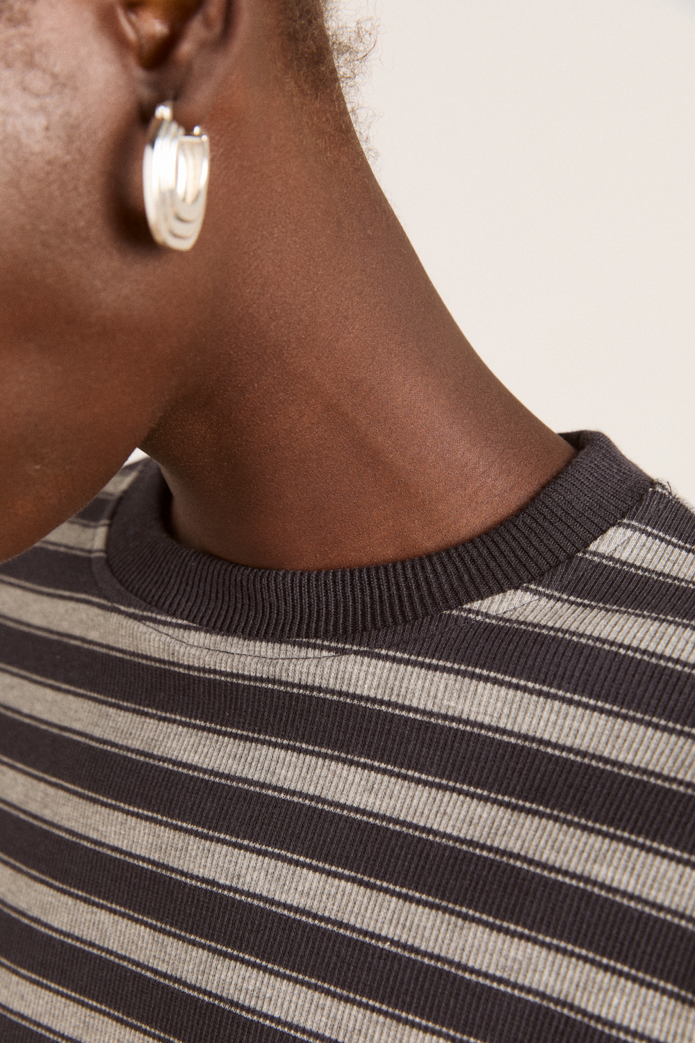 lilah fitted ls tee - grey marl stripe