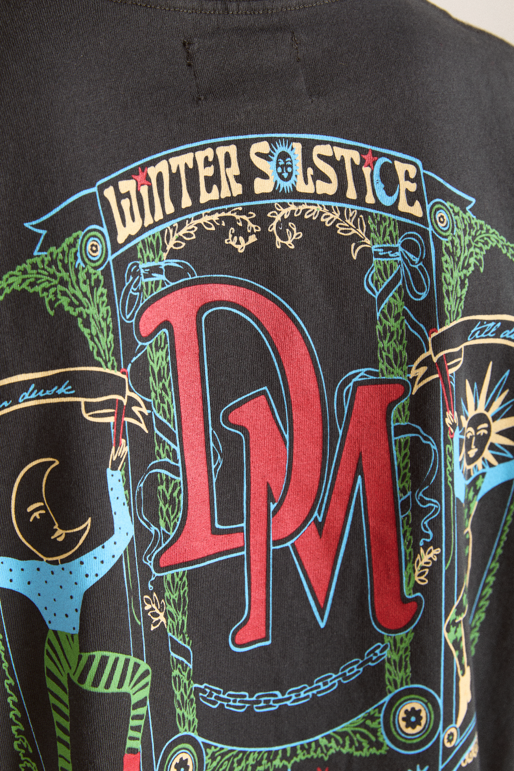 winter solstice long sleeve tee- charcoal