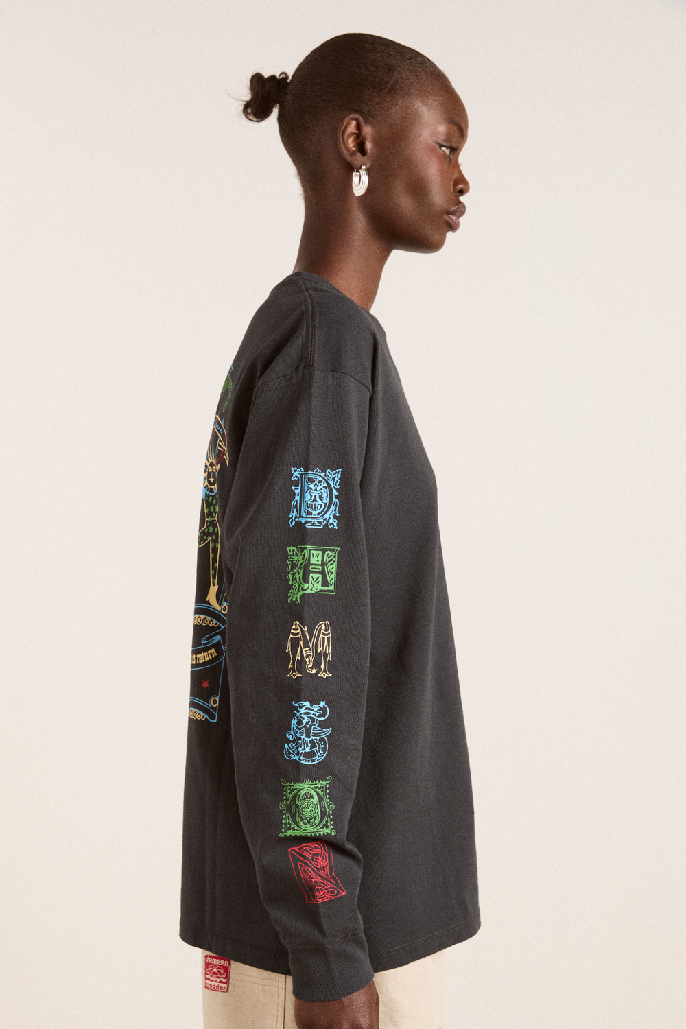 winter solstice long sleeve tee- charcoal