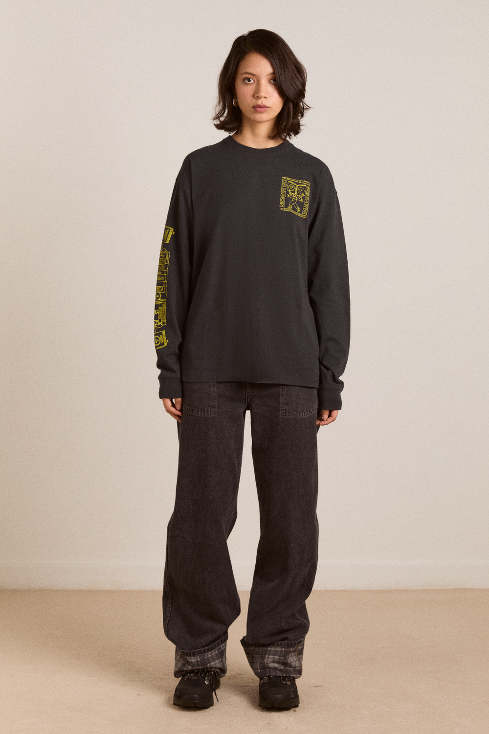 the reader ls tee - charcoal