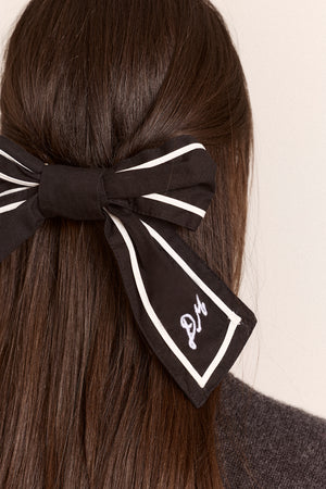 Sailor Bow Hairclip In Black