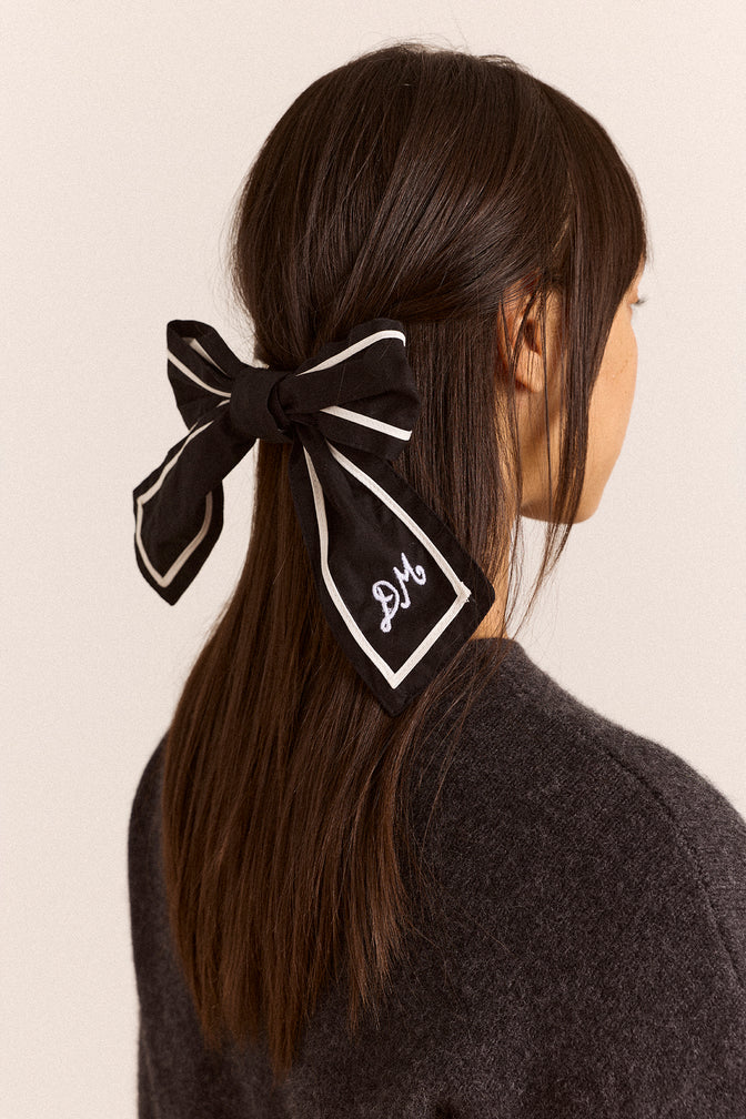 Sailor Bow Hairclip In Black
