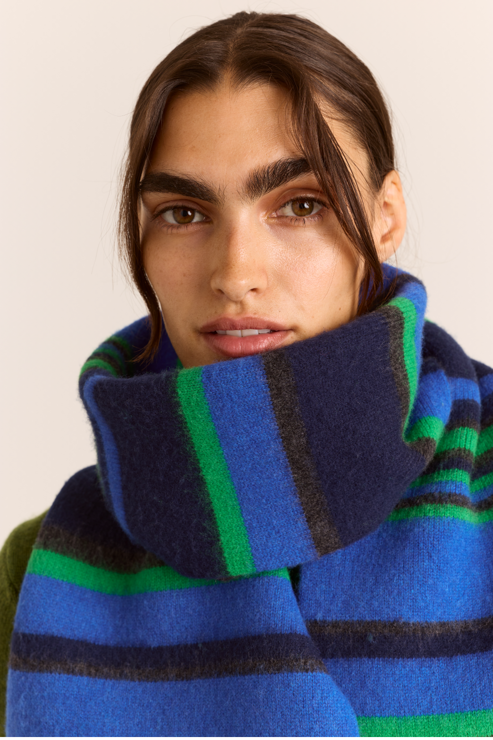 Rene Scarf In Merino Wool - Green/Blue Stripe