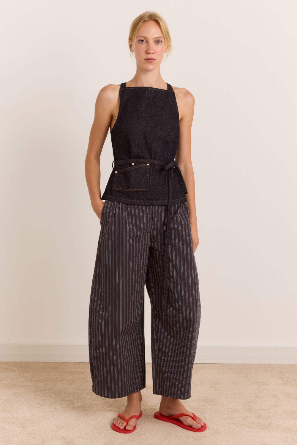 Safah Tailored Barrel Trouser - Charcoal