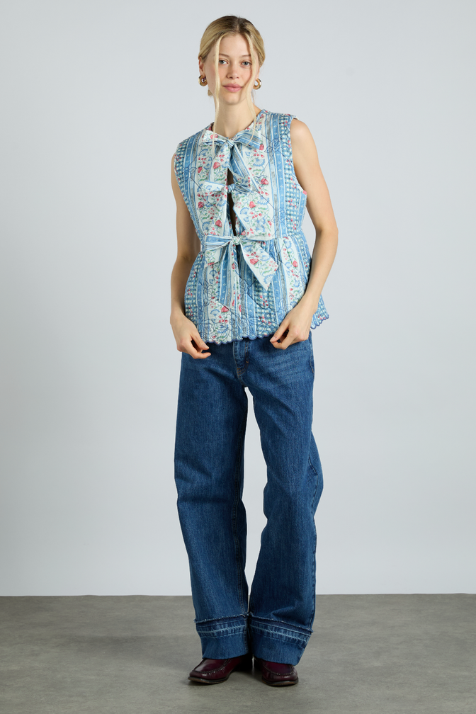 Catrin Gilet - Wallpaper Floral