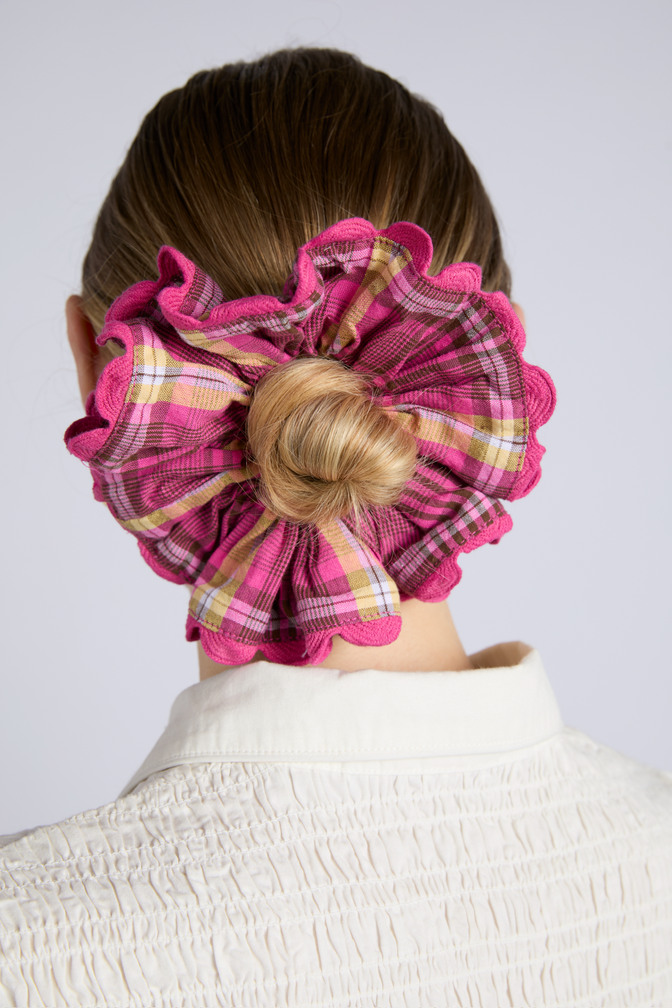 check scrunchie with rik rak edge