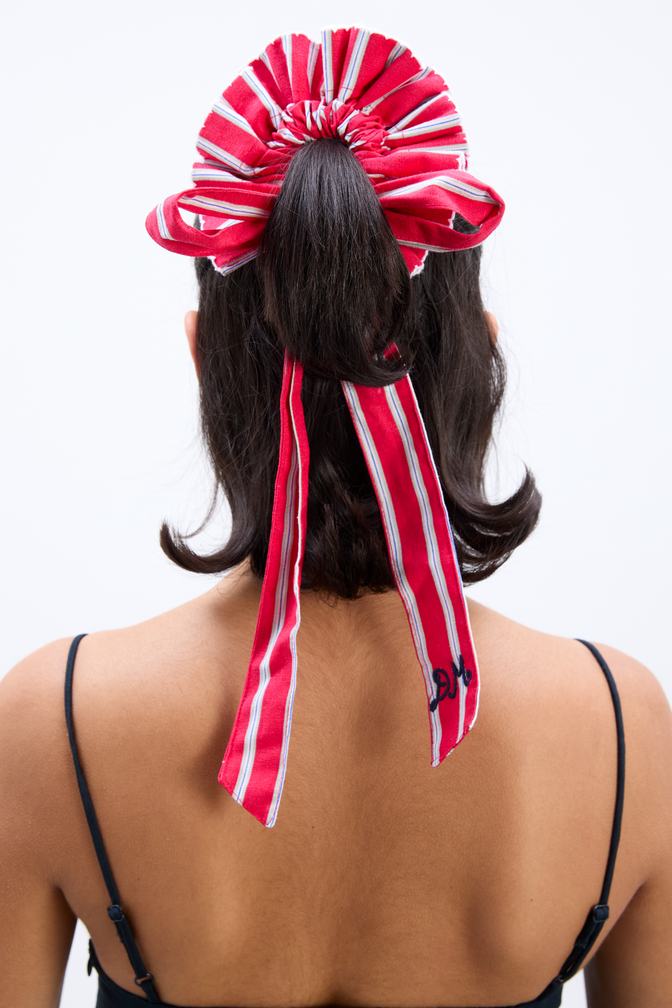 garter bun wrap in red stripe