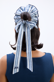 garter bun wrap in blue stripe