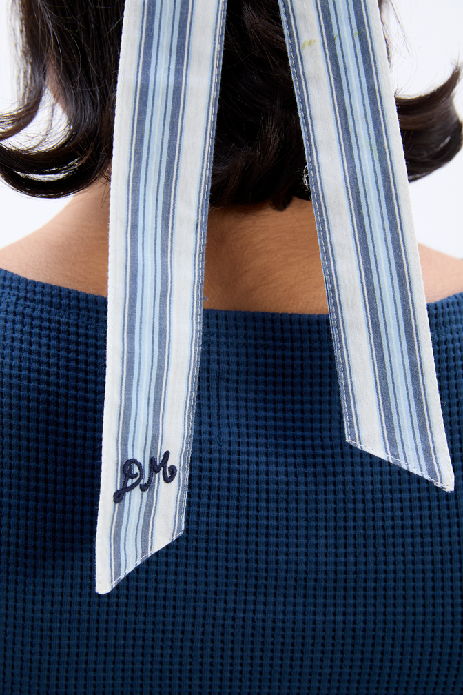 garter bun wrap in blue stripe