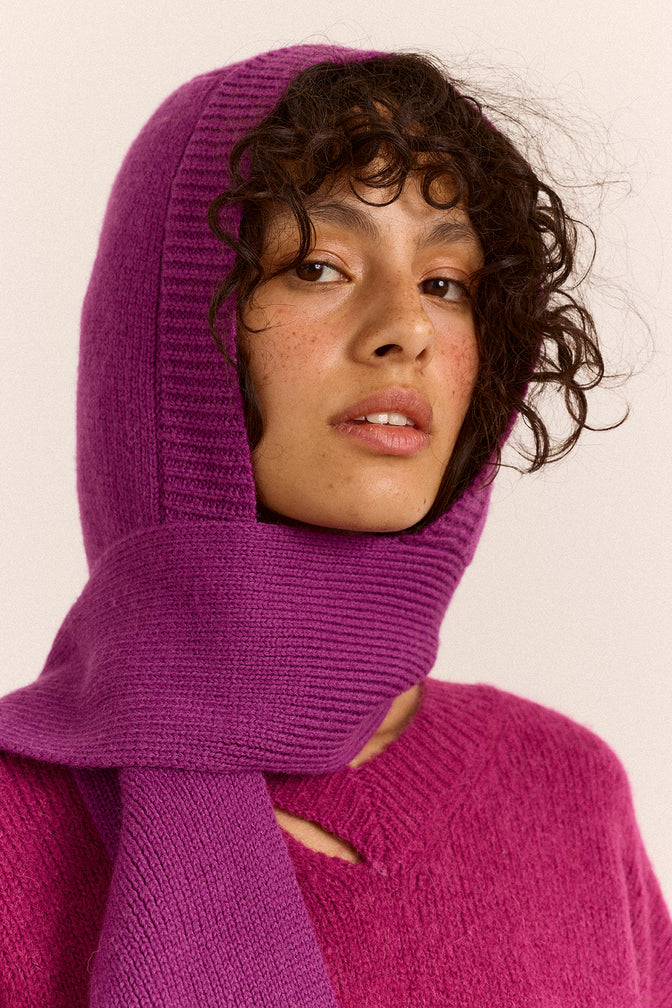 Wool Hooded Scarf With Tassels - Magenta