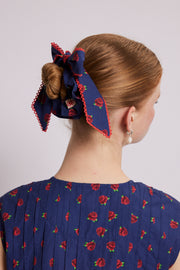 bow scrunchie in rose print