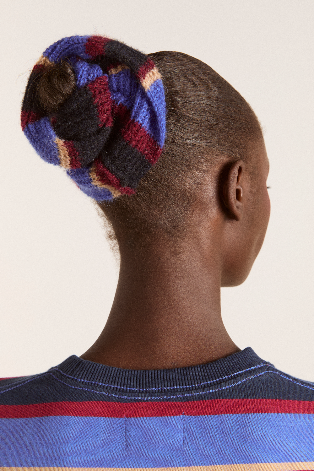 knitted scrunchie- burg/navy stripe
