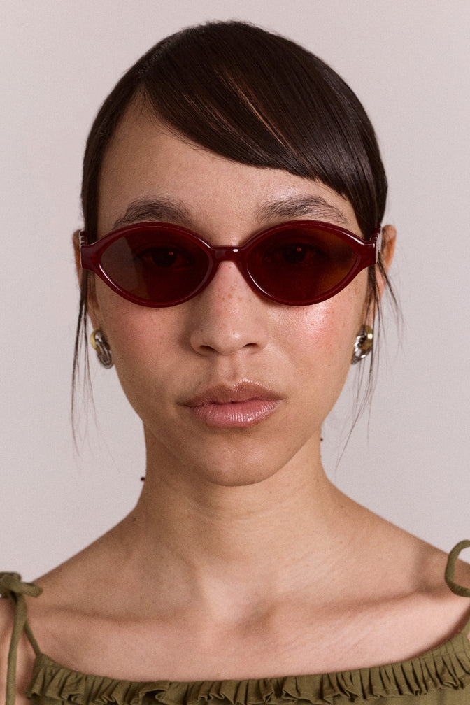 wavey temple sunglasses - crystal red