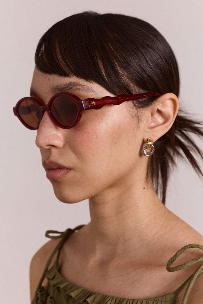 wavey temple sunglasses - crystal red
