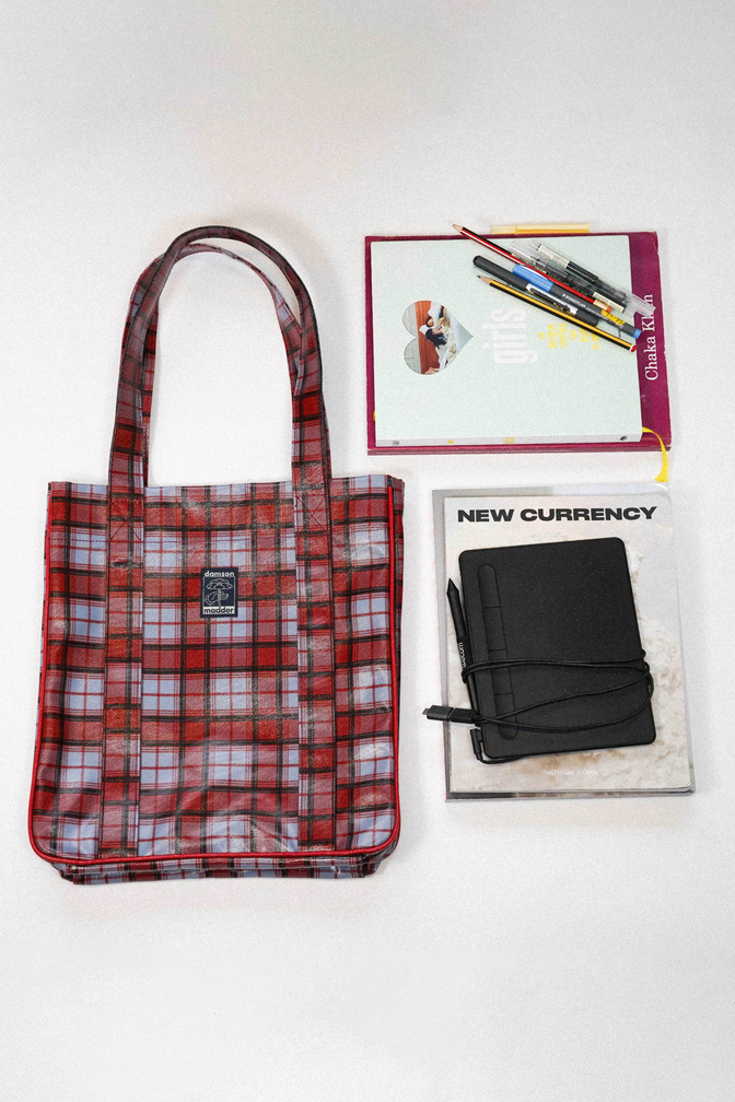 Coated market bag in blue fog multi check