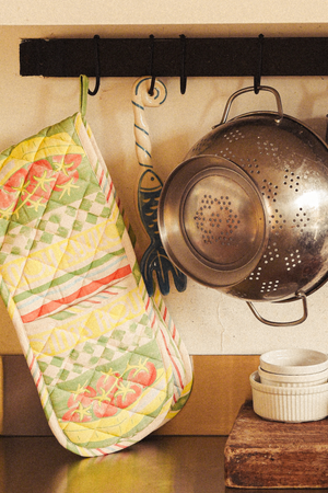 Novelty Check/ Stripe Double Oven Glove