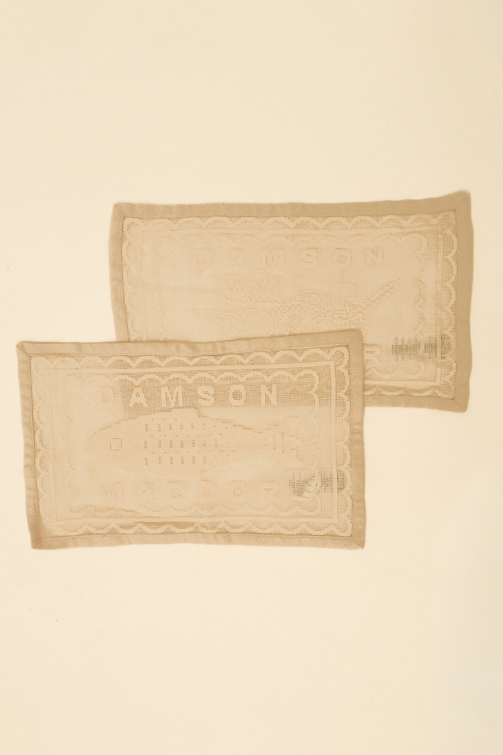 nonna's house - ercu filet lace placemats