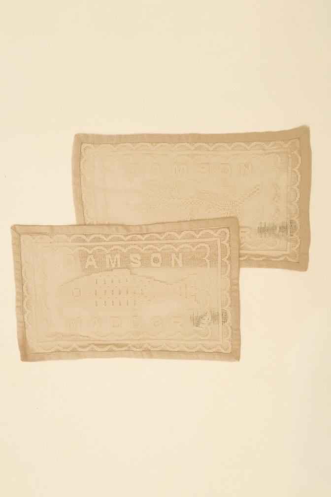 Nonna's House - Ercu Filet Lace Placemats