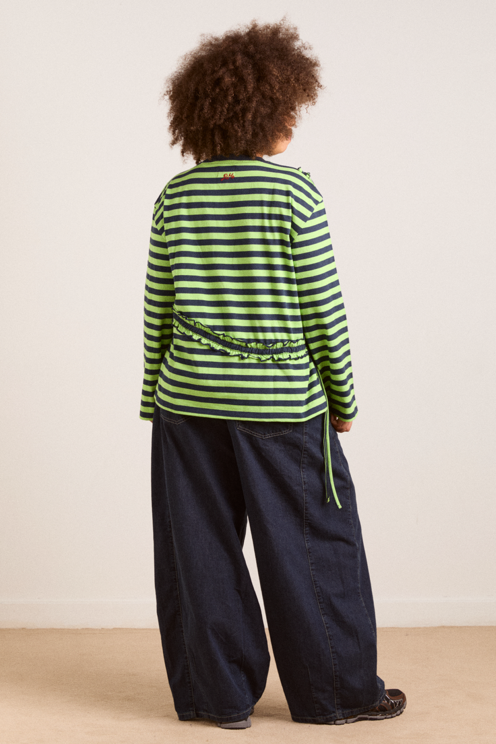 prudie ruffle tee - navy/lime