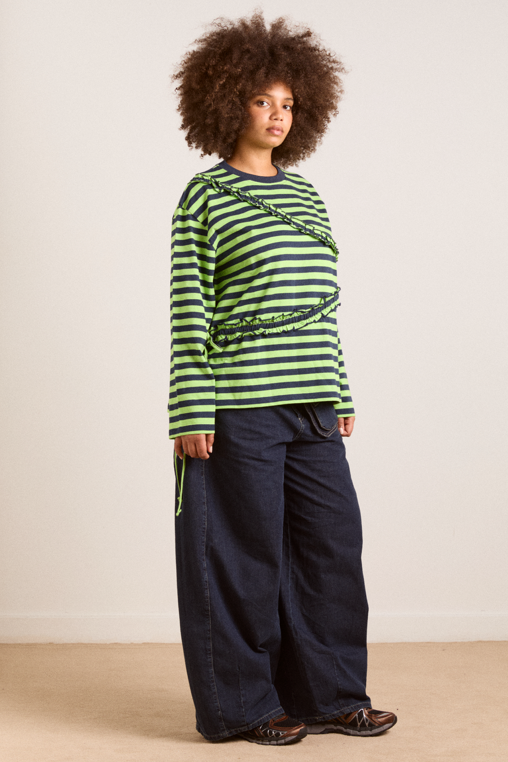 prudie ruffle tee - navy/lime