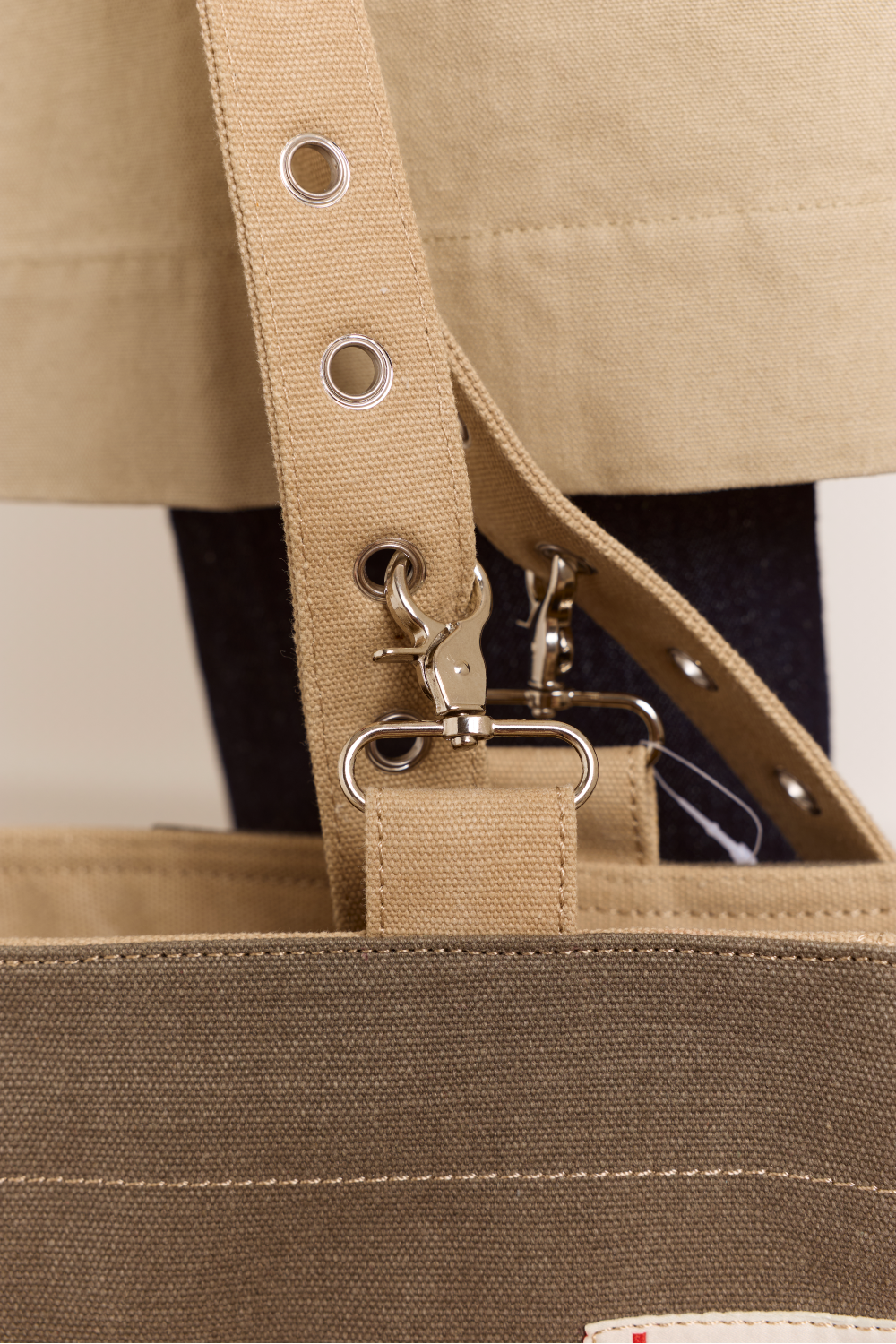 Veda Canvas Blocked Bag In Olive & Sand